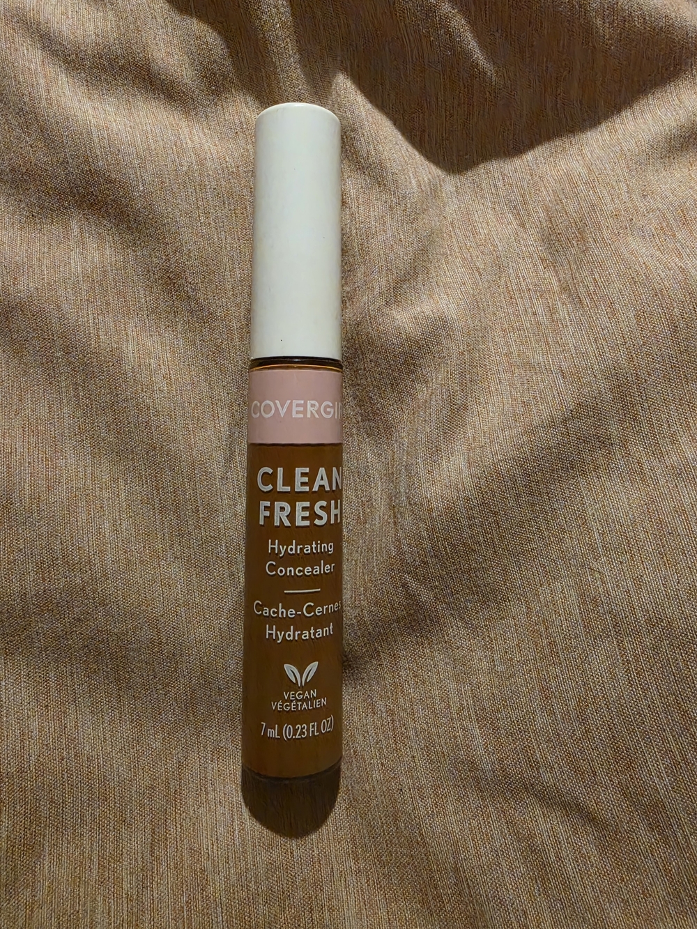 CoverGirl Clean Fresh Hydrating Concealer – Shade ÉBÈNE DARK – New